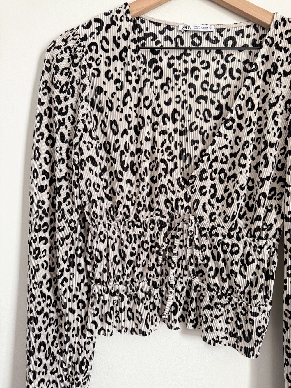 Zara Leopard Print Smocked Peplum Blouse Size Medium - Picture 3 of 5
